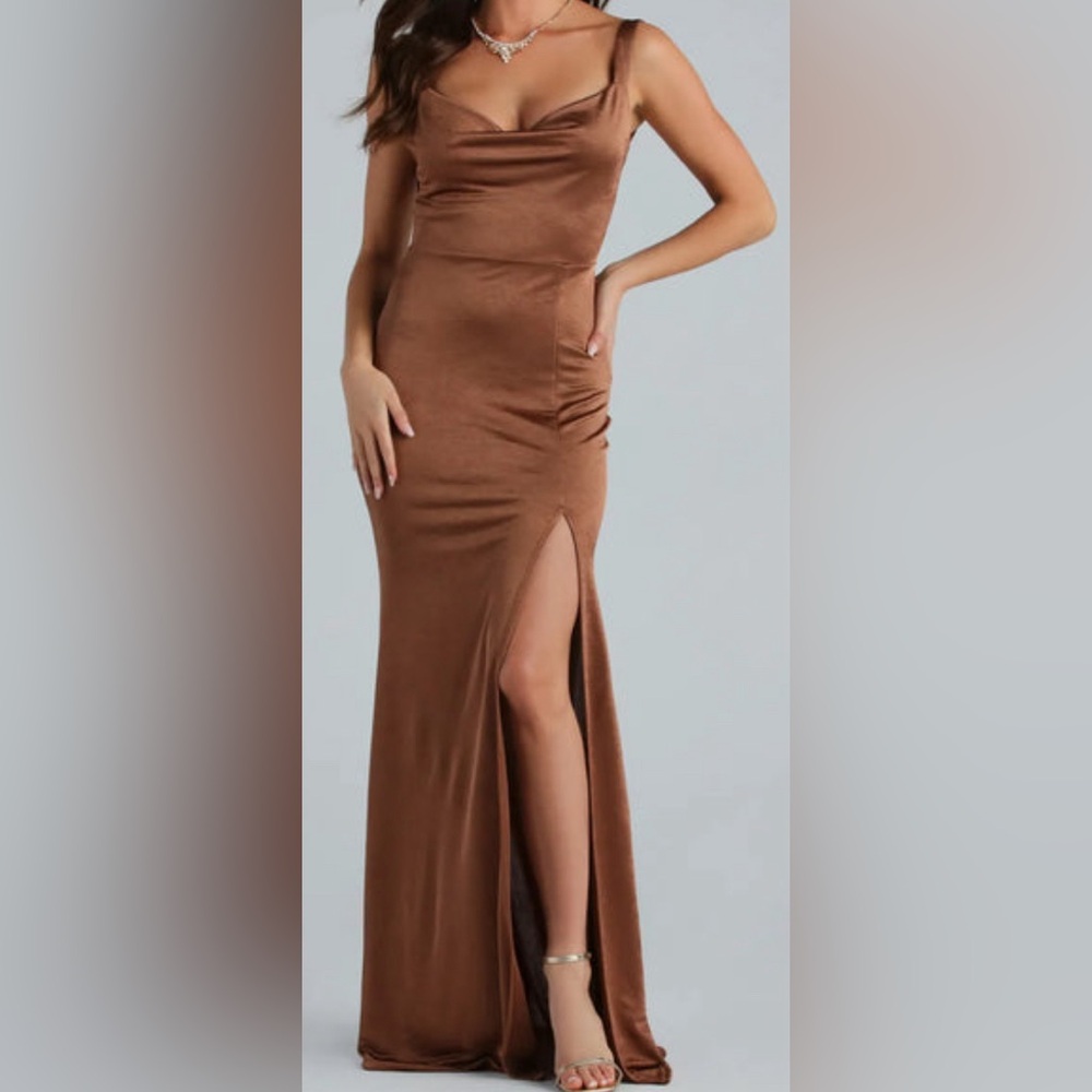 NWT. Cowl neckline, thin tank shoulder straps, low V-back design, brown, med.